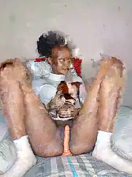 Snapshot of Latoya01 chatting on 8, 6, 2026 Latoya01 online show from 8, 6, 2026