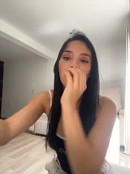 Mia-villalobos online show from 4, 3, 2026