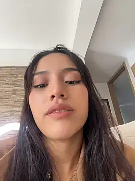 Mia-villalobos online show from 20, 5, 2026