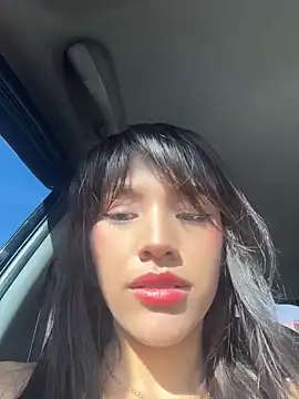Mia-villalobos online show from 15, 5, 2026