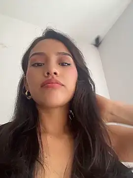 Mia-villalobos online show from 18, 6, 2026