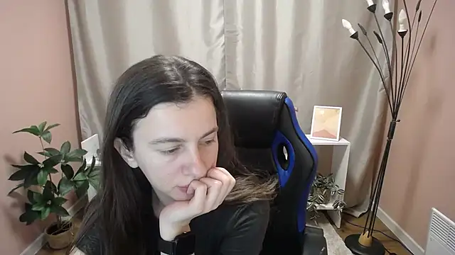 Snapshot of MistyBree chatting on 29, 5, 2026 MistyBree online show from 29, 5, 2026