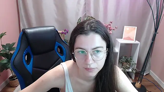 Snapshot of MistyBree chatting on 21, 5, 2026 MistyBree online show from 21, 5, 2026