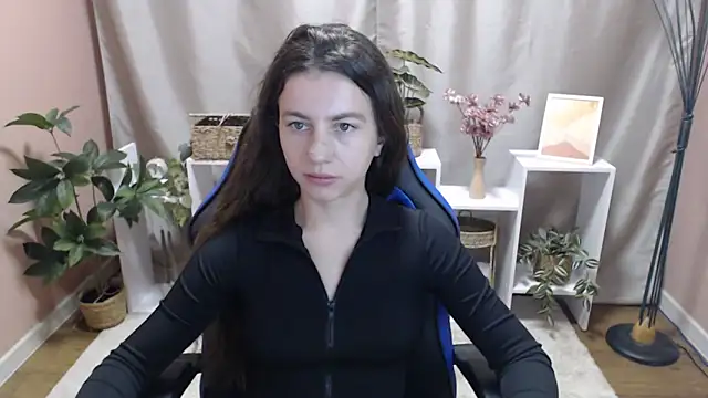 Snapshot of MistyBree chatting on 27, 4, 2026 MistyBree online show from 27, 4, 2026