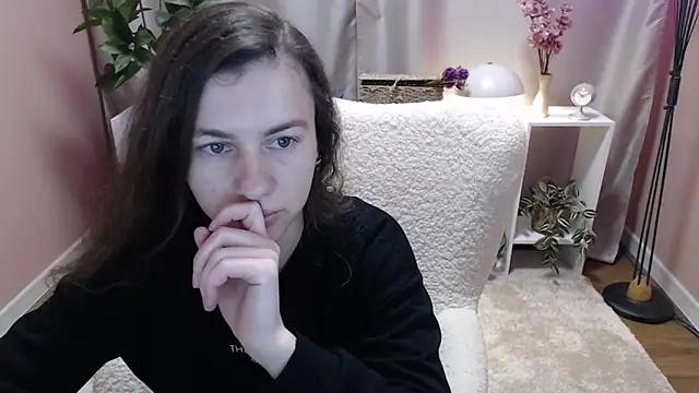 MistyBree online show from 9, 4, 2026