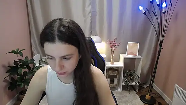 Snapshot of MistyBree chatting on 25, 5, 2026 MistyBree online show from 25, 5, 2026