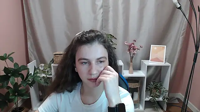 Snapshot of MistyBree chatting on 16, 5, 2026 MistyBree online show from 16, 5, 2026
