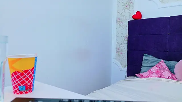 RaysaDrake online show from 8, 4, 2026