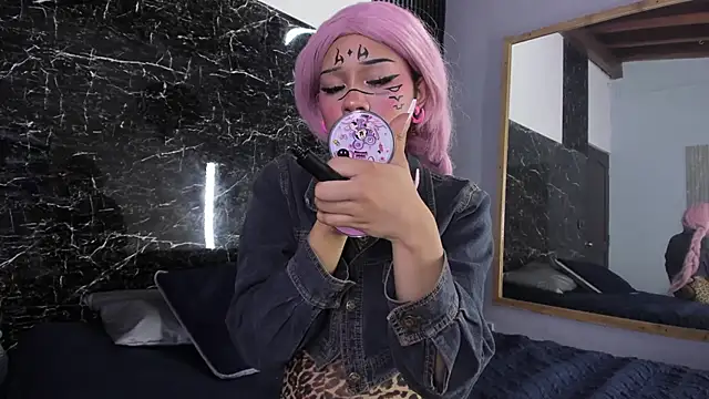 Roxy-Sweett online show from 11, 4, 2026