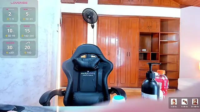 lizzie skinny online show from 25, 3, 2026