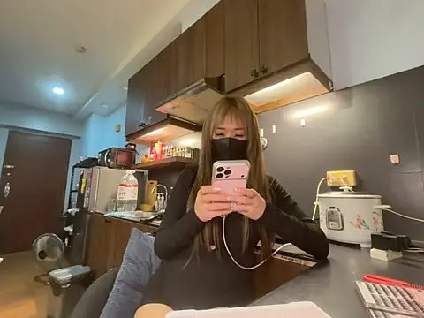 strawberryblossom93 online show from 29, 3, 2026