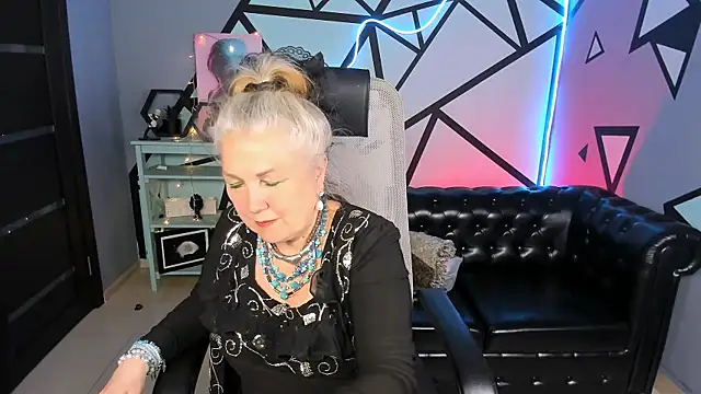 Snapshot of LilaMaharani chatting on 8, 5, 2026 LilaMaharani online show from 8, 5, 2026