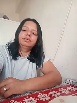 Snapshot of roxana_e43 chatting on 24, 5, 2026 roxana e43 online show from 24, 5, 2026