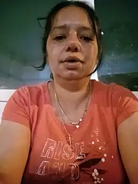 Snapshot of roxana_e43 chatting on 1, 6, 2026 roxana e43 online show from 1, 6, 2026