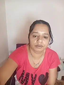 Snapshot of roxana_e43 chatting on 19, 4, 2026 roxana e43 online show from 19, 4, 2026