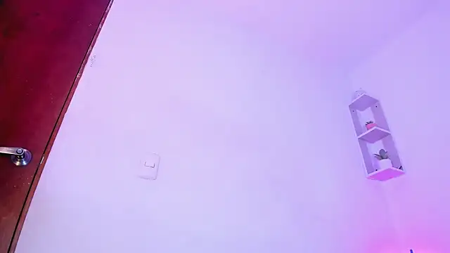 laurengarciaa online show from 24, 4, 2026