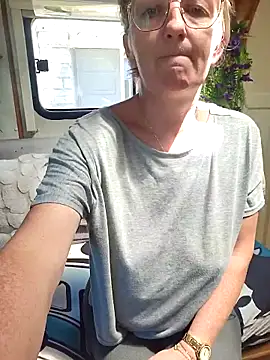 Snapshot of lescoquinsdu40 chatting on 7, 5, 2026 lescoquinsdu40 online show from 7, 5, 2026