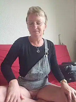 Snapshot of lescoquinsdu40 chatting on 13, 5, 2026 lescoquinsdu40 online show from 13, 5, 2026