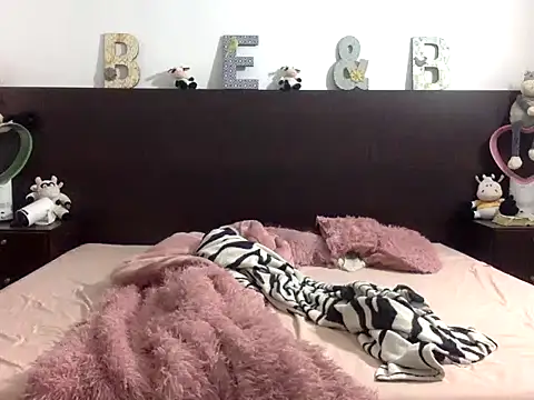 mommy-Milf online show from 25, 3, 2026