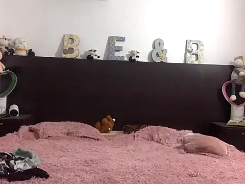 mommy-Milf online show from 7, 3, 2026