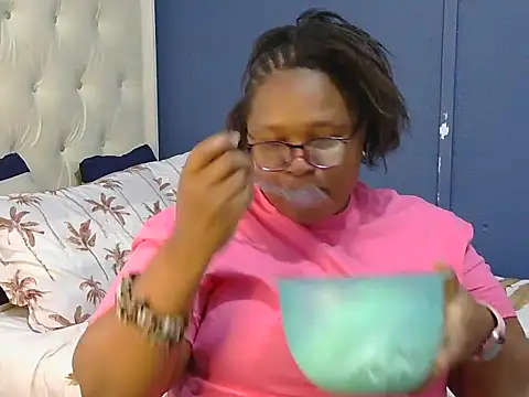Snapshot of Cuddle_Zee chatting on 11, 5, 2026 Cuddle Zee online show from 11, 5, 2026