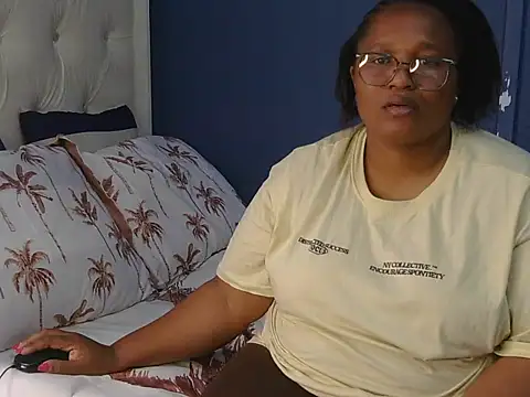 Snapshot of Cuddle_Zee chatting on 9, 5, 2026 Cuddle Zee online show from 9, 5, 2026