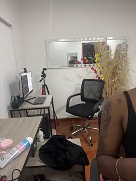 Emi rousse online show from 21, 3, 2026