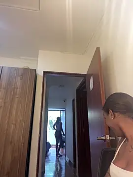 Emi rousse online show from 7, 4, 2026