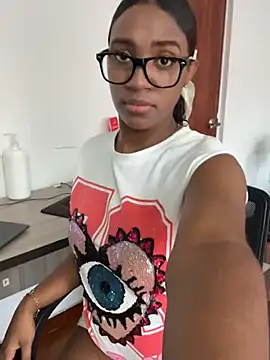 Emi rousse online show from 12, 3, 2026