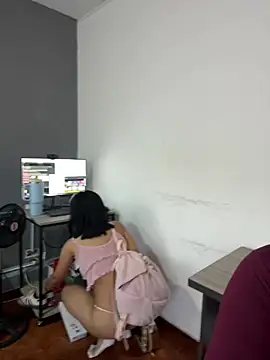 Emi rousse online show from 17, 3, 2026