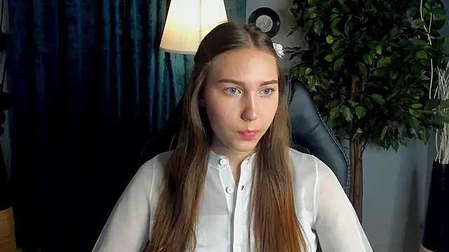 OliviaLang online show from 31, 3, 2026