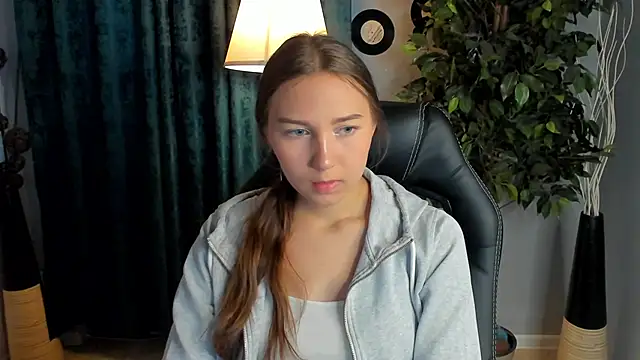 OliviaLang online show from 14, 5, 2026