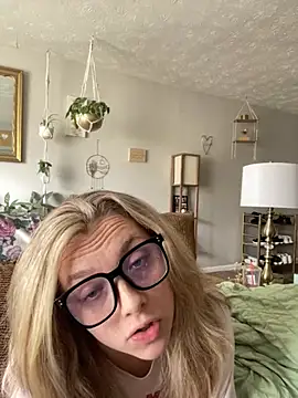 imkhloe online show from 9, 3, 2026