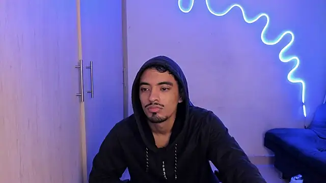 jossi12345j online show from 20, 4, 2026