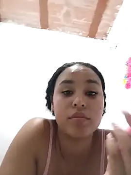 kiaria Glow online show from 3, 3, 2026