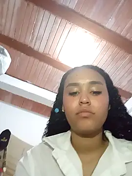 kiaria Glow online show from 3, 3, 2026