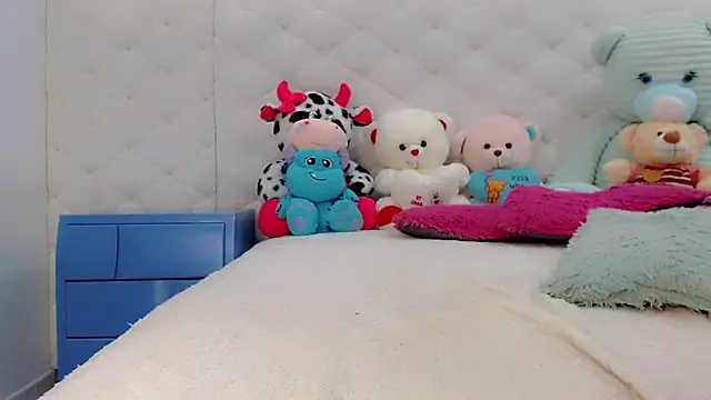 catriona queen16 online show from 8, 4, 2026