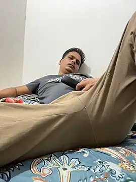 Snapshot of the_guy_u_desire chatting on 9, 3, 2026 the guy u desire online show from 9, 3, 2026