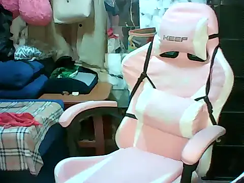Snapshot of ur_lovelychen chatting on 19, 5, 2026 ur lovelychen online show from 19, 5, 2026