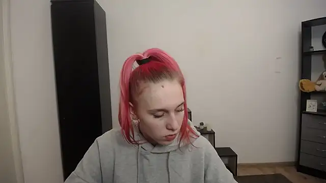 Scarlett lil online show from 25, 3, 2026