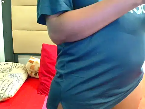 SpicyKittyxxx online show from 16, 4, 2026