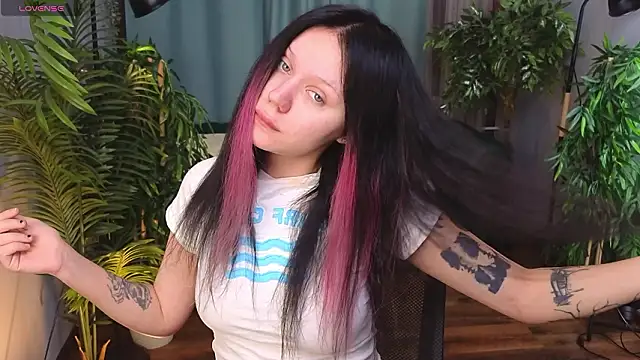 kittenlolla online show from 25, 3, 2026