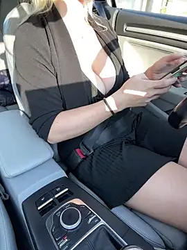 BellaMila online show from 23, 4, 2026