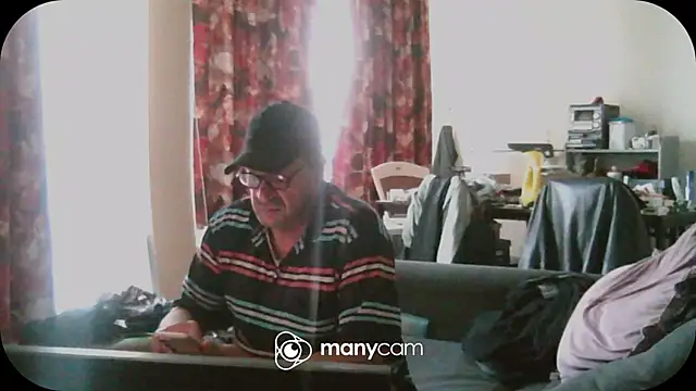 Snapshot of lovious69 chatting on 5, 4, 2026 lovious69 online show from 5, 4, 2026