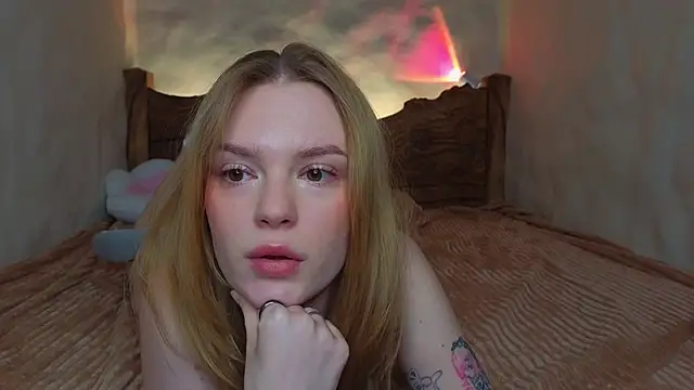 cyberl0ve  online show from 25, 3, 2026