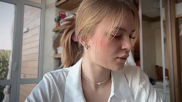 cyberl0ve  online show from 11, 4, 2026