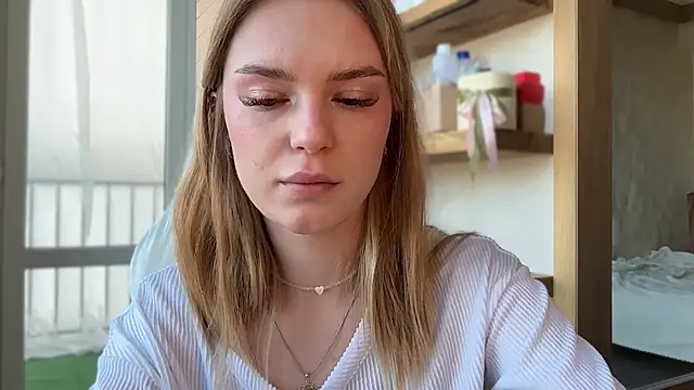 cyberl0ve  online show from 25, 4, 2026