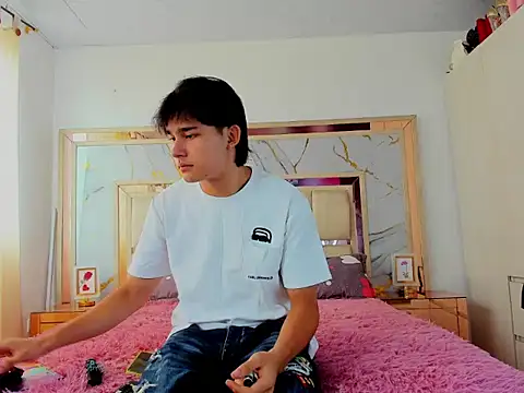 monky 0002 online show from 25, 3, 2026