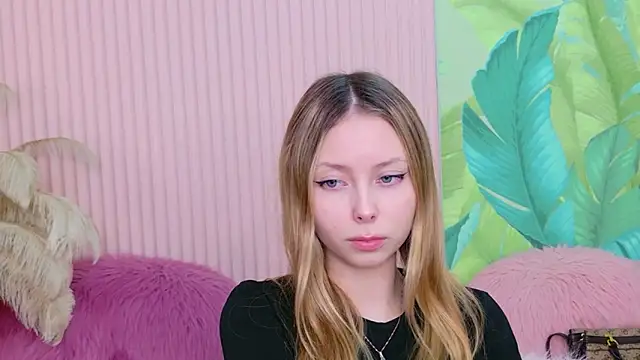 Tessa Cross online show from 3, 3, 2026