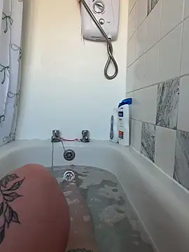 BeeMay22 online show from 7, 4, 2026